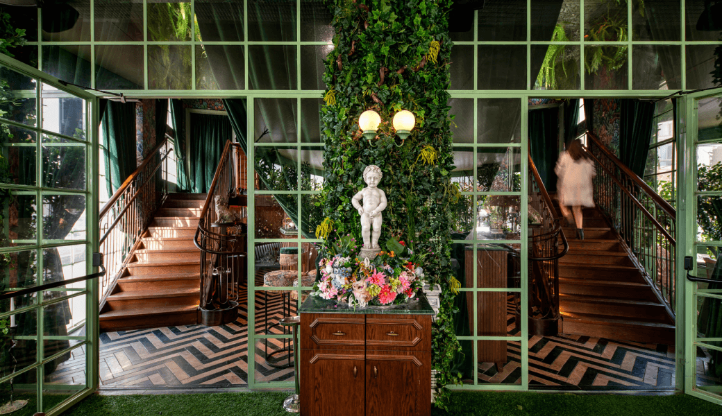 Sea Port Hotel Restaurant Entrance stairs