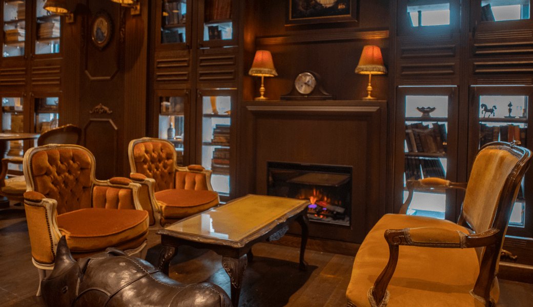 Sea Port Hotel Restaurant sitting area