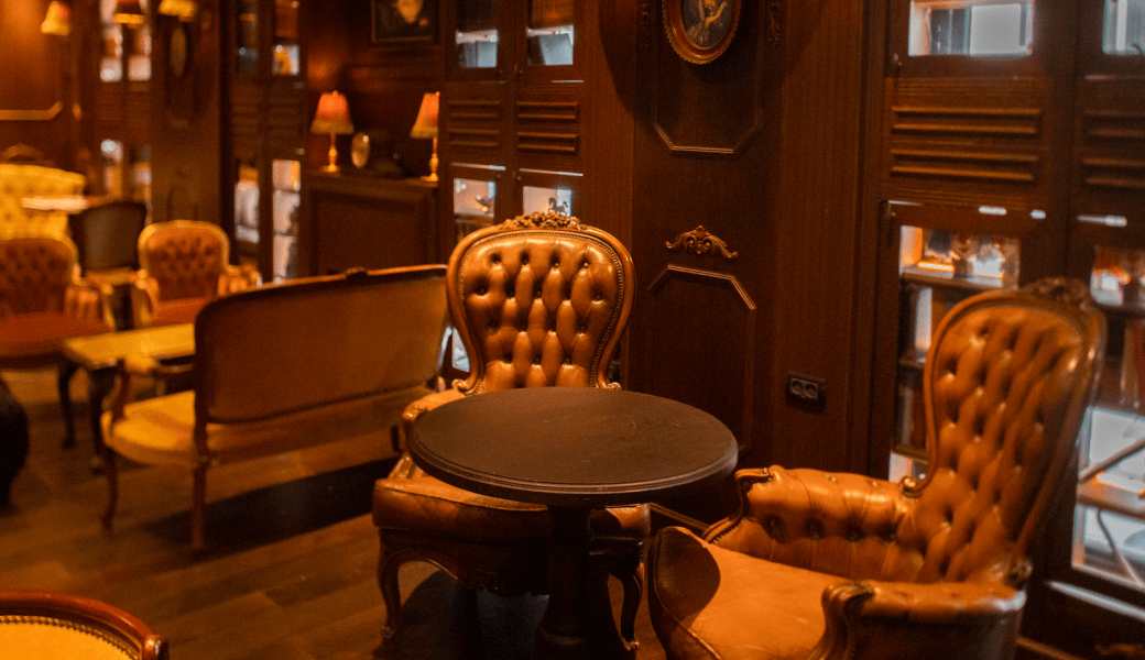 Sea Port Hotel Restaurant cozy sitting area