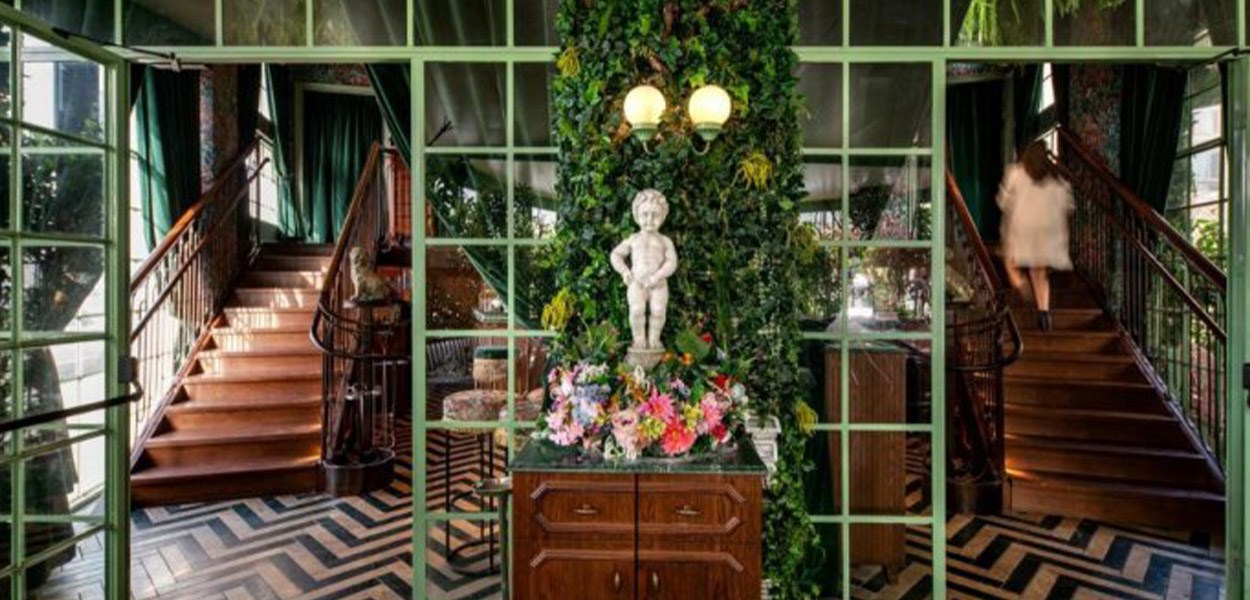 Sea Port Hotel Restaurant Entrance